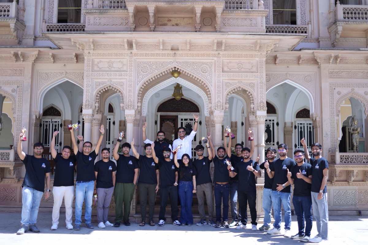 THE ML HUB GATE DA toppers and mentors group photo